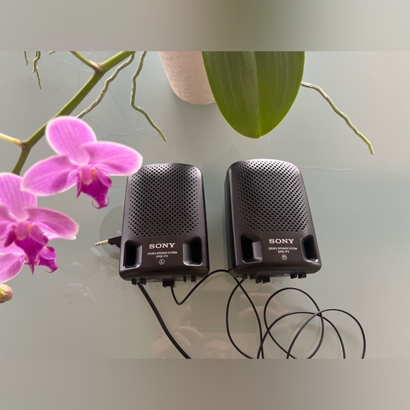 Sony SRS-P3 Speaker System for Computer Or Walkman Mini Stereo System 3.5mm Aux - Picture 1 of 7